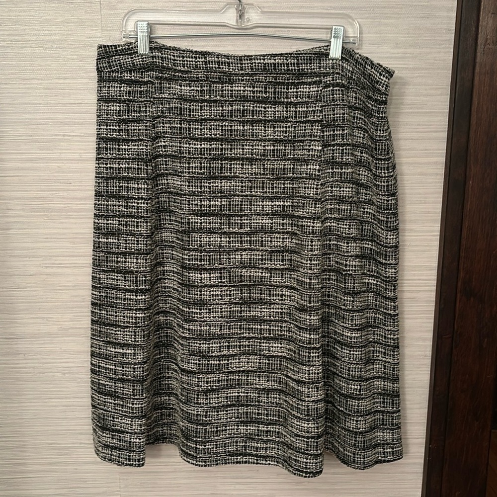Talbots black and white knit skirt, fully lined